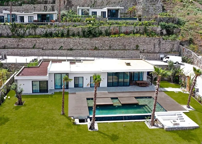 Toscana Yalikavak Sonsuz Havuz Lueks Villada Tatil فيلة بودروم